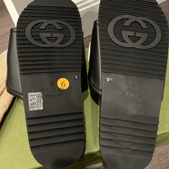 Brand new Gucci slides. - Picture 6 of 9